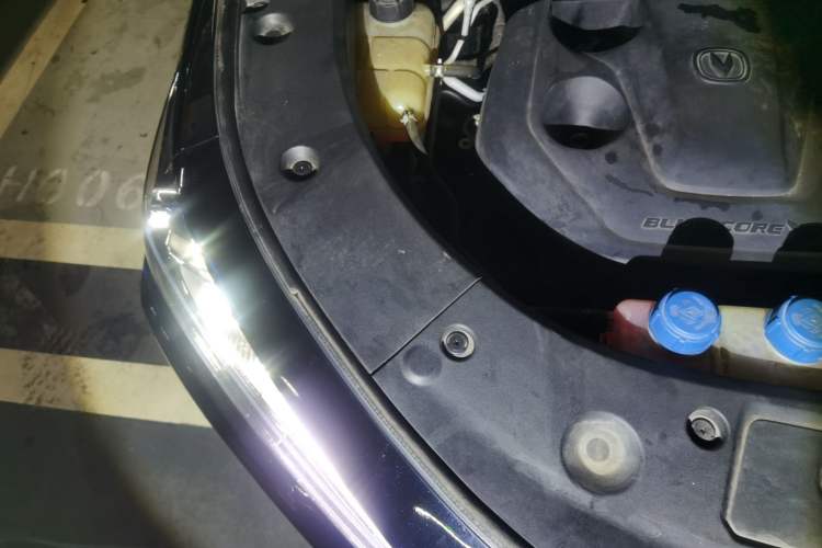 Used CHANGAN UNI-K iDD 2022 Blue Whale iDD 130km 1.5T Excellence Model Engine Bay Right