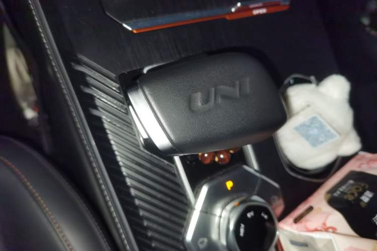 Used CHANGAN UNI-K iDD 2022 Blue Whale iDD 130km 1.5T Excellence Model Gear Lever