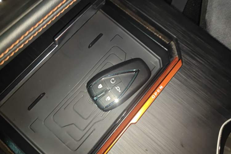 Used CHANGAN UNI-K iDD 2022 Blue Whale iDD 130km 1.5T Prestige Model Interior 1