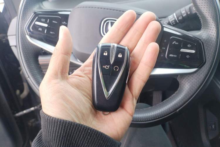 Used CHANGAN UNI-K iDD 2022 Blue Whale iDD 130km 1.5T Excellence Model Interior 1