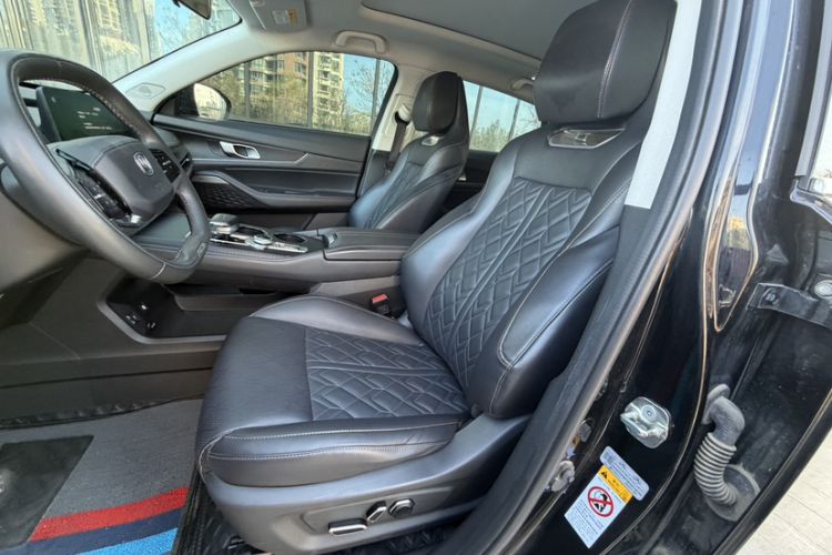 Used CHANGAN UNI-K iDD 2022 Blue Whale iDD 130km 1.5T Excellence Model Interior 4
