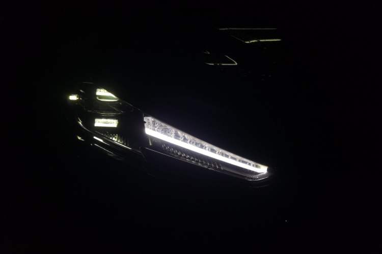 Used CHANGAN UNI-K iDD 2022 Blue Whale iDD 130km 1.5T Excellence Model Right Front Headlight