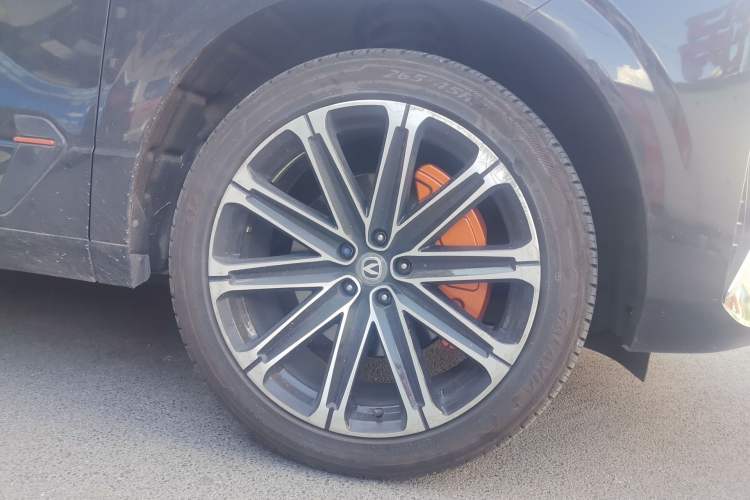 Used CHANGAN UNI-K iDD 2022 Blue Whale iDD 130km 1.5T Prestige Model Right Front Wheel Hub
