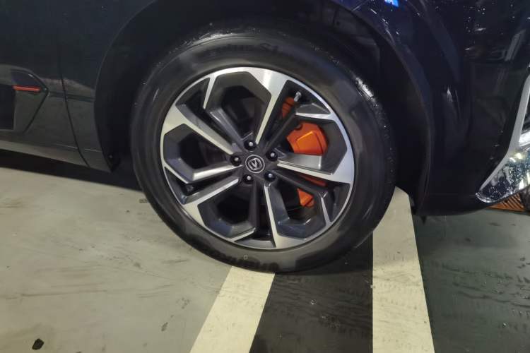 Used CHANGAN UNI-K iDD 2022 Blue Whale iDD 130km 1.5T Excellence Model Right Front Wheel Hub