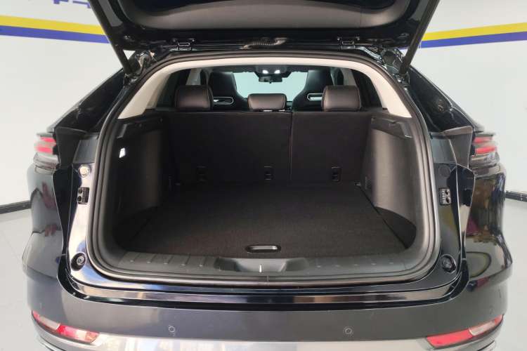 Used CHANGAN UNI-K iDD 2022 Blue Whale iDD 130km 1.5T Prestige Model Trunk