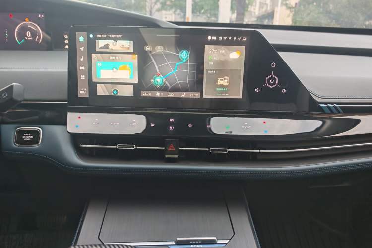 Used CHANGAN UNI-K iDD 2022 Blue Whale iDD 130km 1.5T Excellence Model Audio And AC Panel