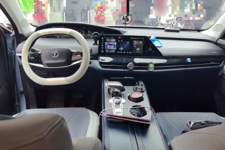 Used CHANGAN UNI-K iDD 2022 Blue Whale iDD 130km 1.5T Excellence Model Center Console