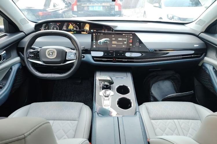Used CHANGAN UNI-K iDD 2022 Blue Whale iDD 130km 1.5T Excellence Model Center Console