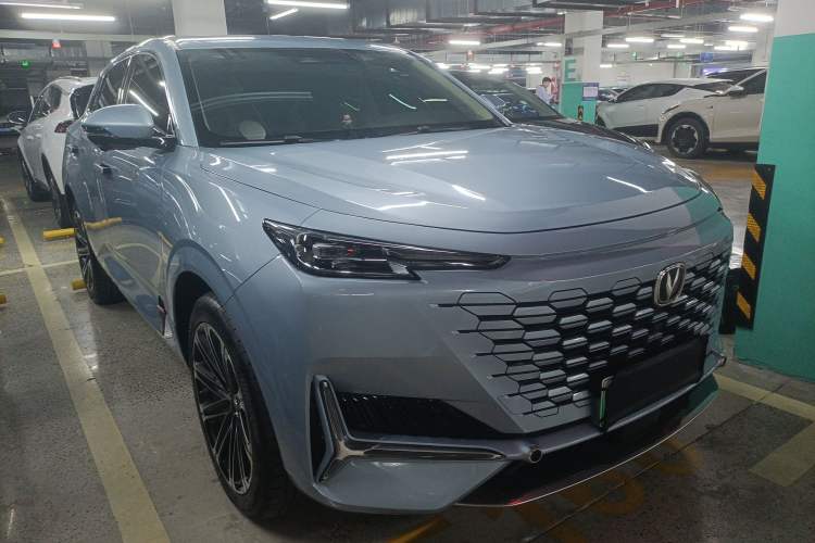 Used CHANGAN UNI-K iDD 2022 Blue Whale iDD 130km 1.5T Excellence Model Front Right 45 Deg