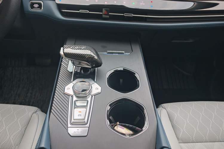 Used CHANGAN UNI-K iDD 2022 Blue Whale iDD 130km 1.5T Excellence Model Gear Lever