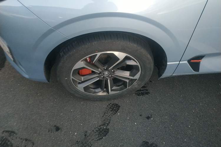 Used CHANGAN UNI-K iDD 2022 Blue Whale iDD 130km 1.5T Excellence Model Left Front Wheel Hub