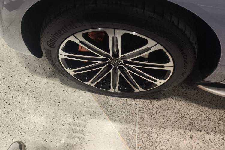Used CHANGAN UNI-K iDD 2022 Blue Whale iDD 130km 1.5T Prestige Model Left Front Wheel Hub
