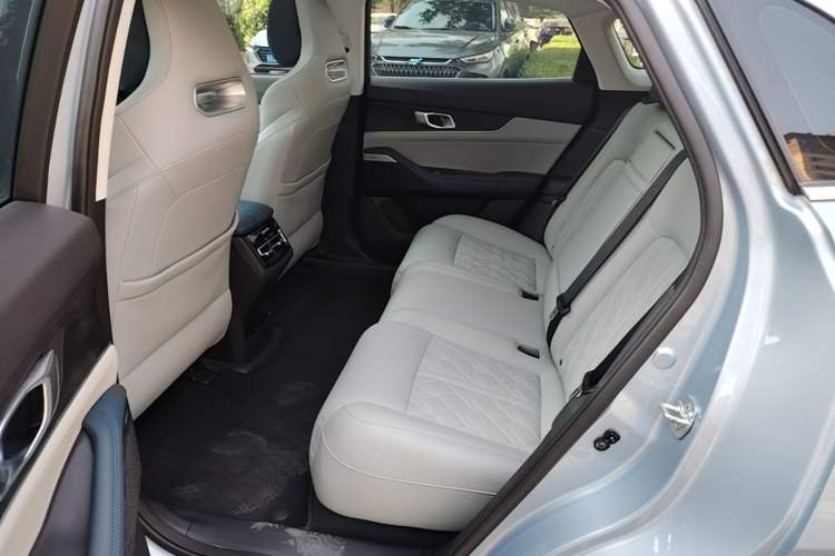 Used CHANGAN UNI-K iDD 2022 Blue Whale iDD 130km 1.5T Excellence Model Left Rear Seat