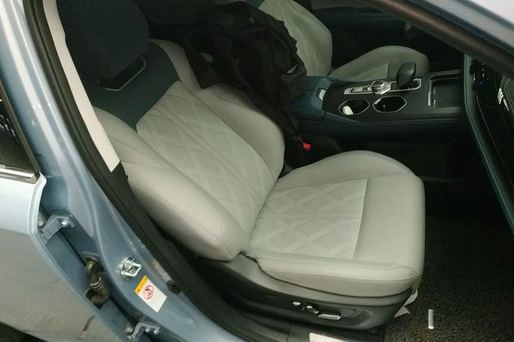 Used CHANGAN UNI-K iDD 2022 Blue Whale iDD 130km 1.5T Prestige Model Right Front Seat