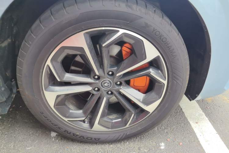 Used CHANGAN UNI-K iDD 2022 Blue Whale iDD 130km 1.5T Excellence Model Right Front Wheel Hub
