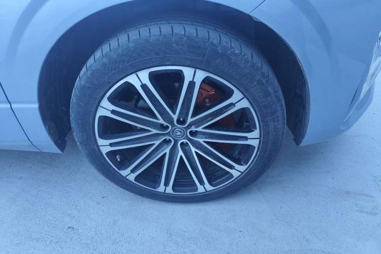 Used CHANGAN UNI-K iDD 2022 Blue Whale iDD 130km 1.5T Prestige Model Right Front Wheel Hub