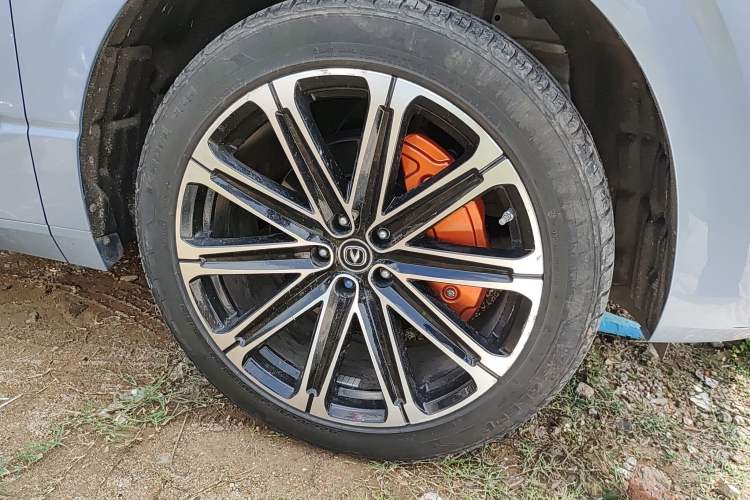 Used CHANGAN UNI-K iDD 2022 Blue Whale iDD 130km 1.5T Prestige Model Right Front Wheel Hub