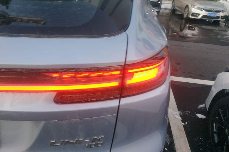 Used CHANGAN UNI-K iDD 2022 Blue Whale iDD 130km 1.5T Excellence Model Right Rear Taillight