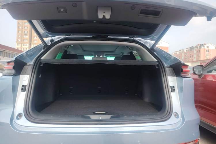 Used CHANGAN UNI-K iDD 2022 Blue Whale iDD 130km 1.5T Excellence Model Trunk