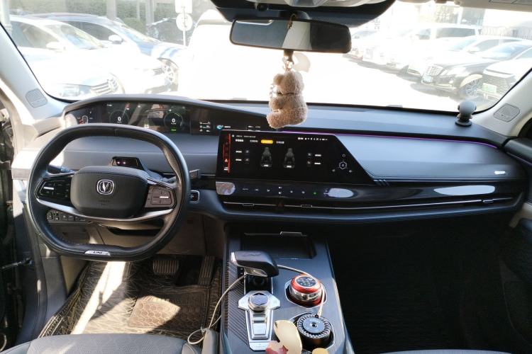Used CHANGAN UNI-K iDD 2022 Blue Whale iDD 130km 1.5T Prestige Model Center Console