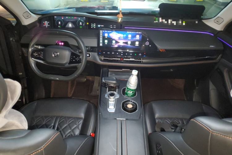 Used CHANGAN UNI-K iDD 2022 Blue Whale iDD 130km 1.5T Prestige Model Center Console