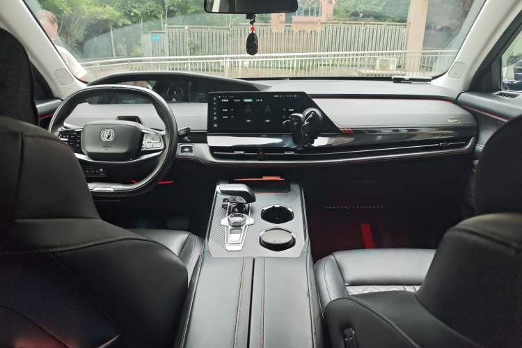 Used CHANGAN UNI-K iDD 2022 Blue Whale iDD 130km 1.5T Prestige Model Center Console