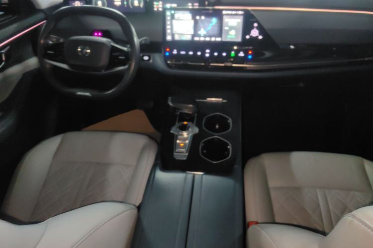 Used CHANGAN UNI-K iDD 2022 Blue Whale iDD 130km 1.5T Prestige Model Center Console