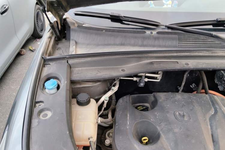 Used CHANGAN UNI-K iDD 2022 Blue Whale iDD 130km 1.5T Prestige Model Engine Bay Right