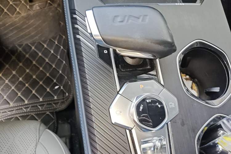 Used CHANGAN UNI-K iDD 2022 Blue Whale iDD 130km 1.5T Excellence Model Gear Lever