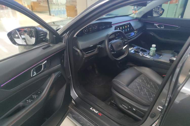Used CHANGAN UNI-K iDD 2022 Blue Whale iDD 130km 1.5T Prestige Model Interior 3
