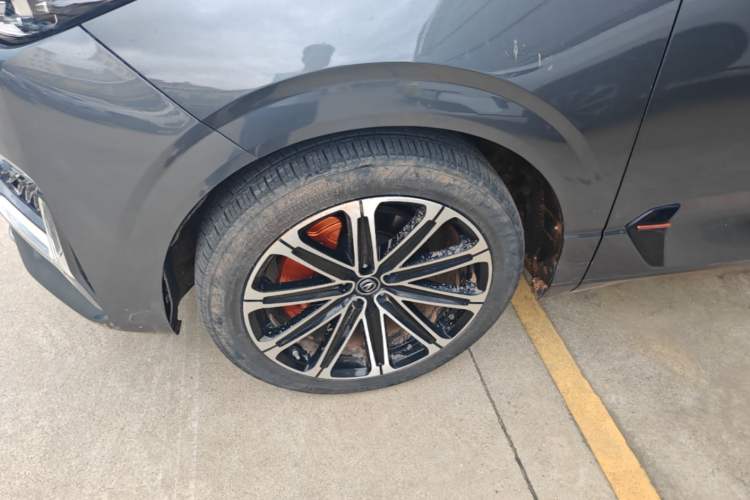 Used CHANGAN UNI-K iDD 2022 Blue Whale iDD 130km 1.5T Prestige Model Left Front Wheel Hub