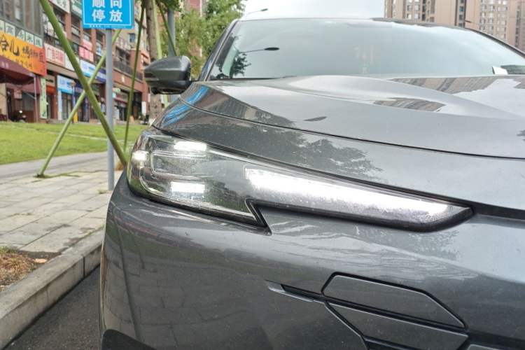Used CHANGAN UNI-K iDD 2022 Blue Whale iDD 130km 1.5T Excellence Model Right Front Headlight