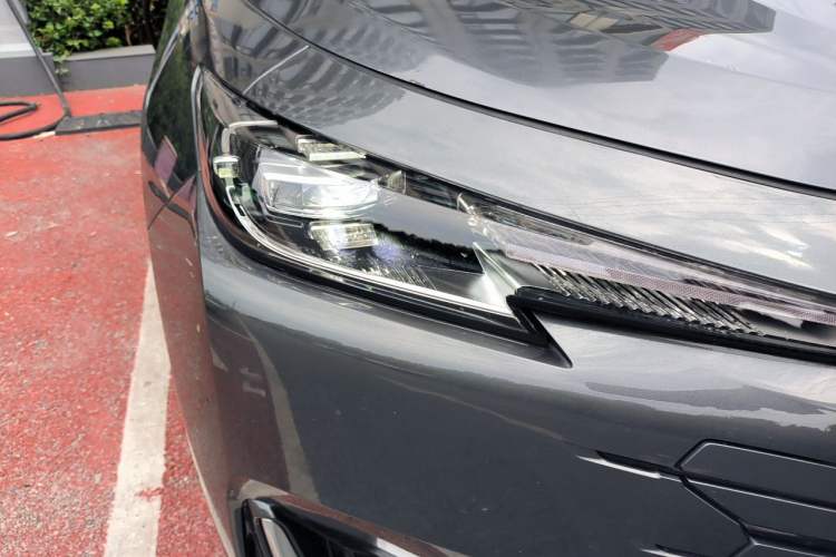 Used CHANGAN UNI-K iDD 2022 Blue Whale iDD 130km 1.5T Excellence Model Right Front Headlight