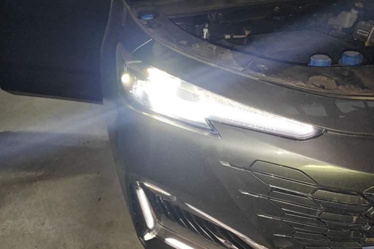 Used CHANGAN UNI-K iDD 2022 Blue Whale iDD 130km 1.5T Prestige Model Right Front Headlight