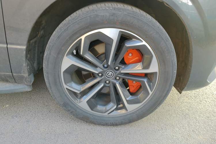Used CHANGAN UNI-K iDD 2022 Blue Whale iDD 130km 1.5T Excellence Model Right Front Wheel Hub