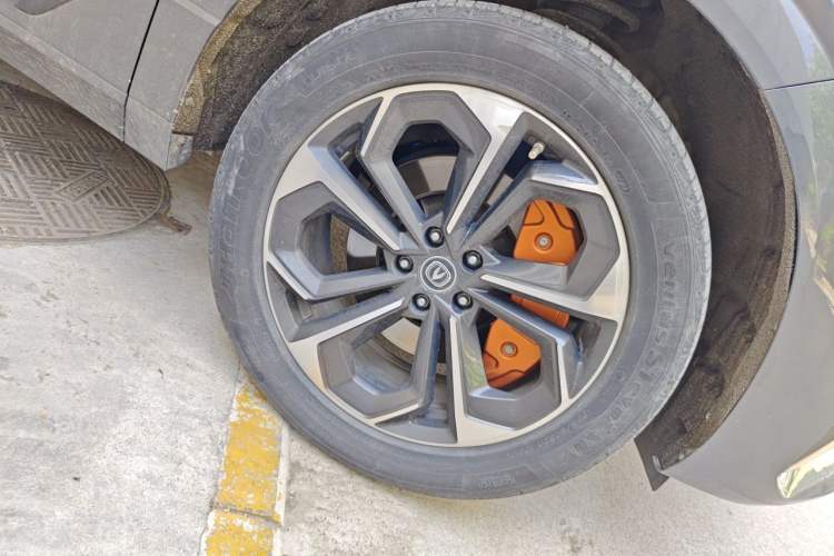 Used CHANGAN UNI-K iDD 2022 Blue Whale iDD 130km 1.5T Excellence Model Right Front Wheel Hub