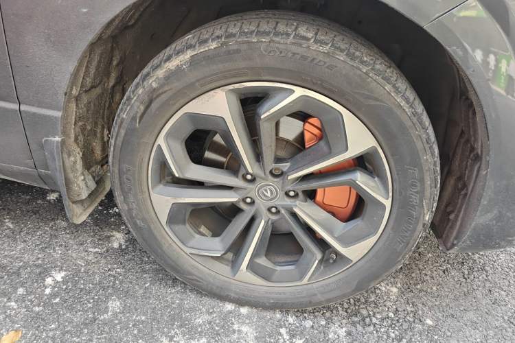 Used CHANGAN UNI-K iDD 2022 Blue Whale iDD 130km 1.5T Excellence Model Right Front Wheel Hub