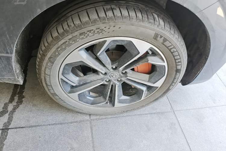 Used CHANGAN UNI-K iDD 2022 Blue Whale iDD 130km 1.5T Excellence Model Right Front Wheel Hub