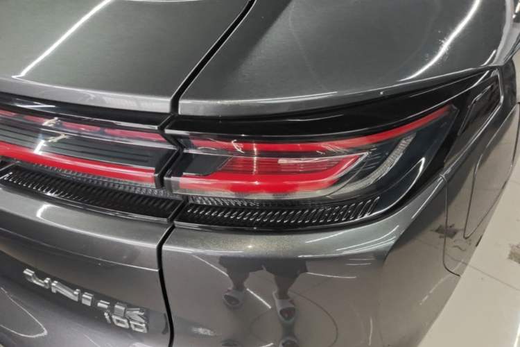Used CHANGAN UNI-K iDD 2022 Blue Whale iDD 130km 1.5T Prestige Model Right Rear Taillight