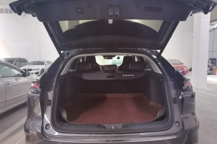 Used CHANGAN UNI-K iDD 2022 Blue Whale iDD 130km 1.5T Prestige Model Trunk