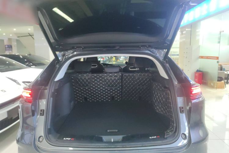 Used CHANGAN UNI-K iDD 2022 Blue Whale iDD 130km 1.5T Prestige Model Trunk
