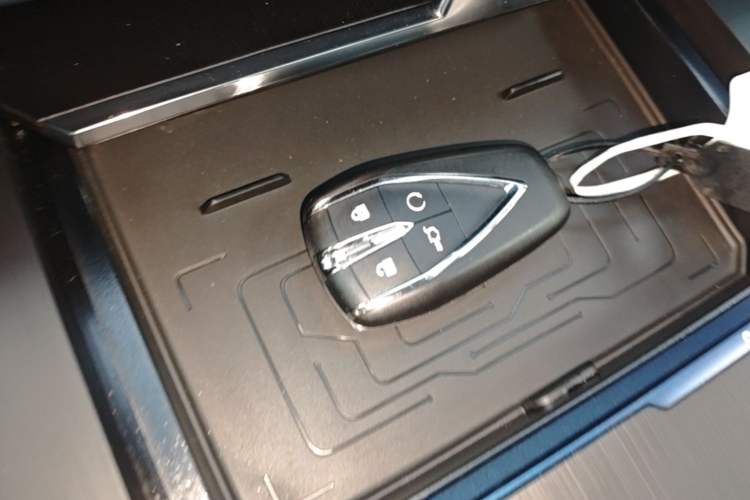 Used CHANGAN UNI-K iDD 2022 Blue Whale iDD 130km 1.5T Prestige Model Vehicle Key