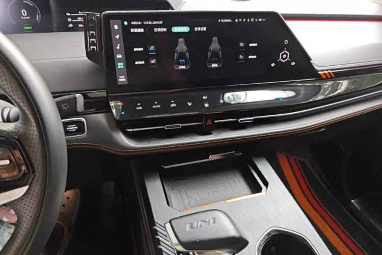 Used CHANGAN UNI-K iDD 2022 Blue Whale iDD 130km 1.5T Prestige Model Audio And AC Panel