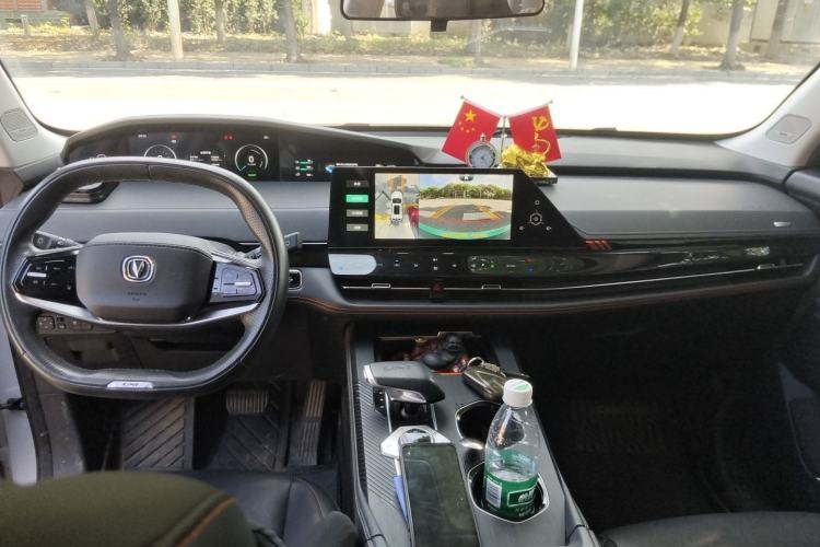 Used CHANGAN UNI-K iDD 2022 Blue Whale iDD 130km 1.5T Excellence Model Center Console