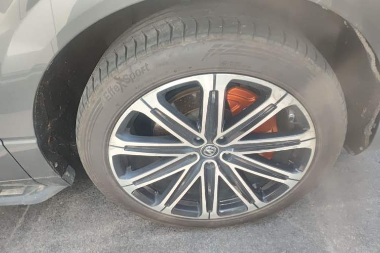 Used CHANGAN UNI-K iDD 2022 Blue Whale iDD 130km 1.5T Prestige Model Right Front Wheel Hub