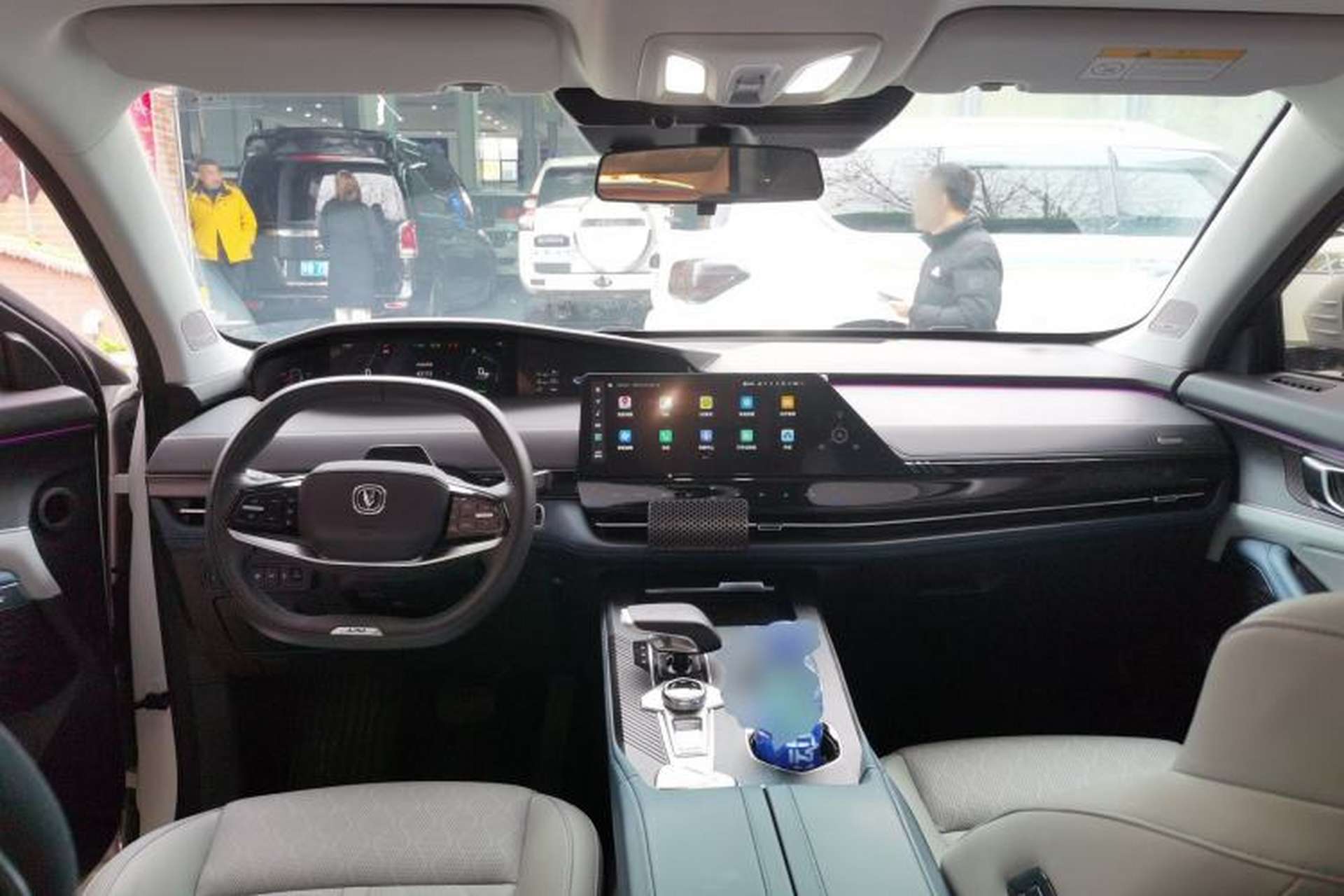 Used CHANGAN UNI-K iDD 2022 Blue Whale iDD 130km 1.5T Prestige Model Center Console