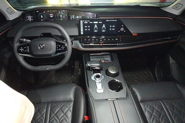Used CHANGAN UNI-K iDD 2022 Blue Whale iDD 130km 1.5T Prestige Model Center Console