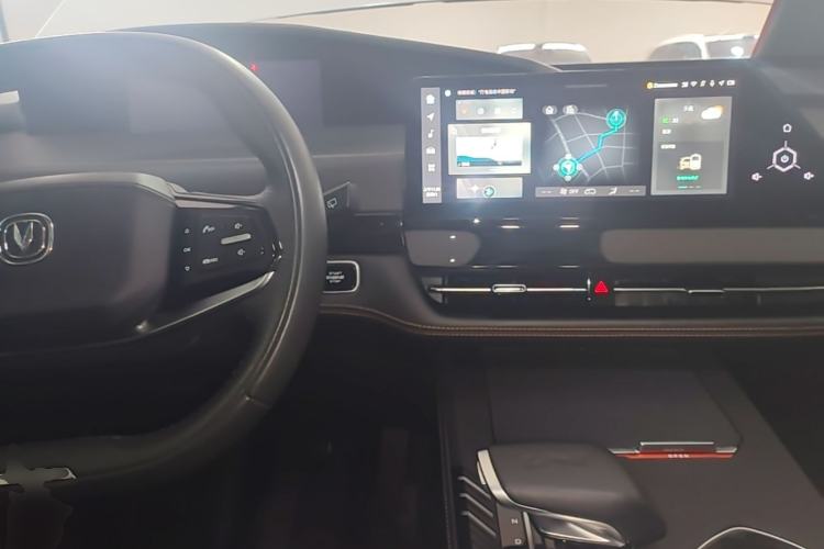 Used CHANGAN UNI-K iDD 2022 Blue Whale iDD 130km 1.5T Excellence Model Center Console