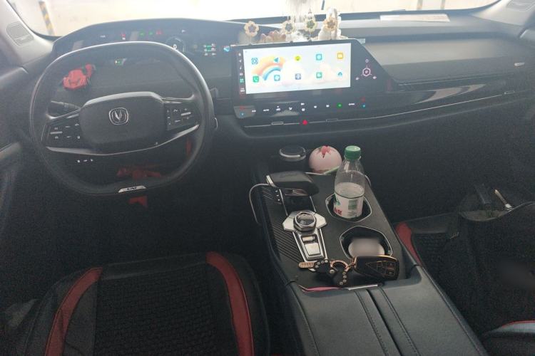 Used CHANGAN UNI-K iDD 2022 Blue Whale iDD 130km 1.5T Excellence Model Center Console
