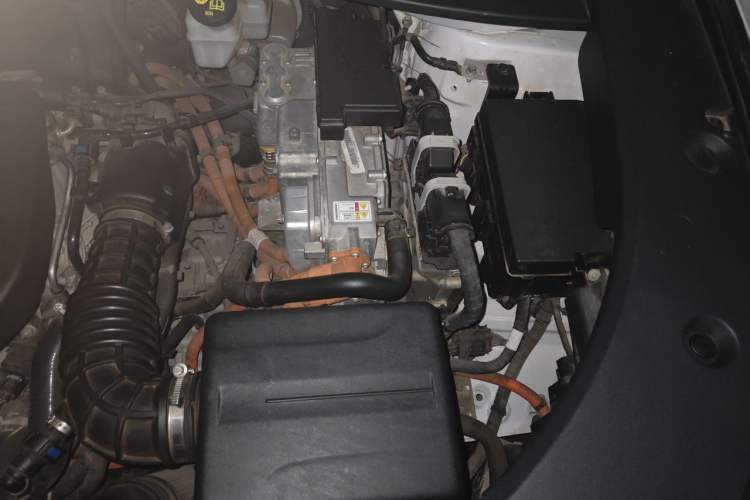 Used CHANGAN UNI-K iDD 2022 Blue Whale iDD 130km 1.5T Prestige Model Engine Bay Left